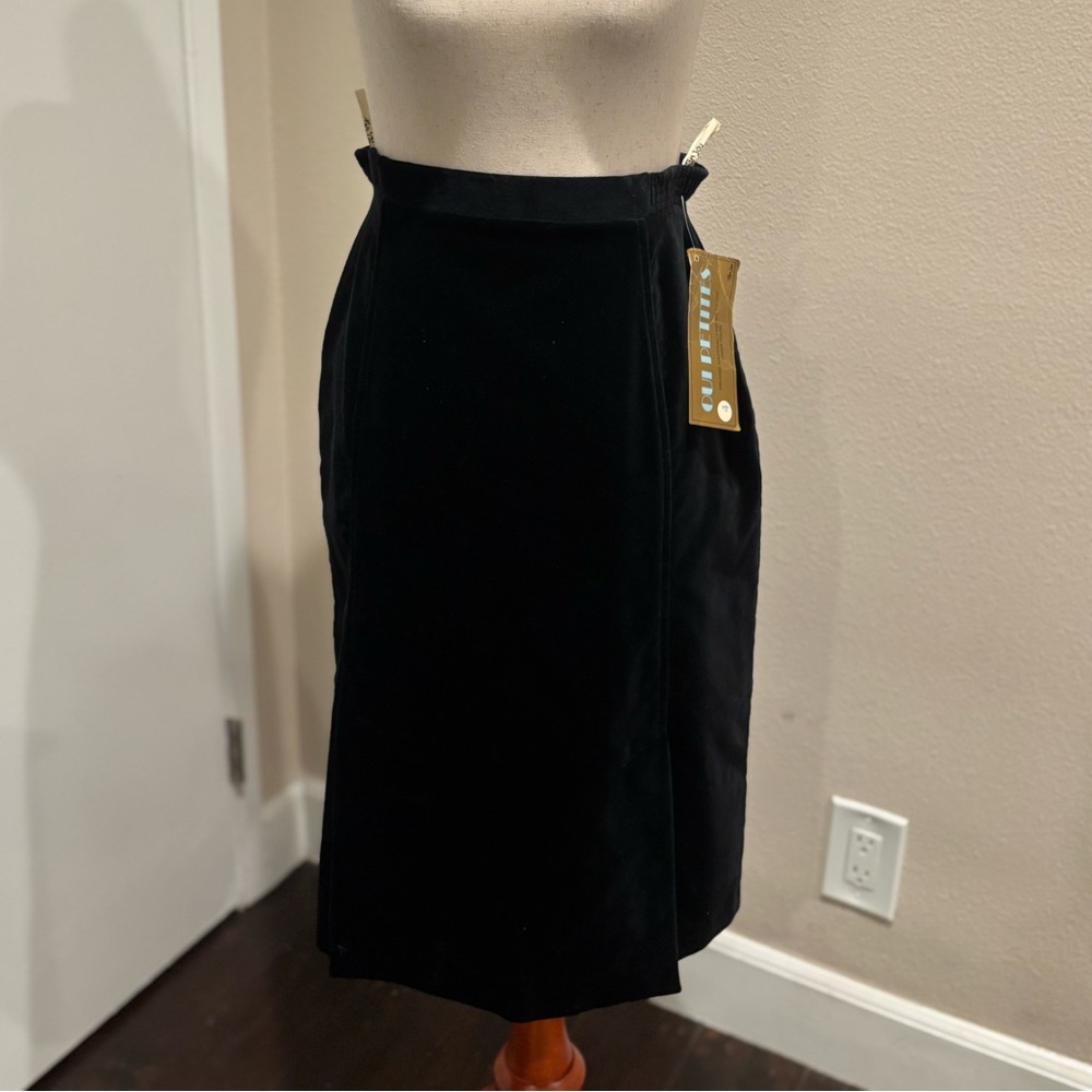 Velvet skirt